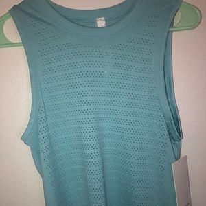 Lululemon swiftly breeze